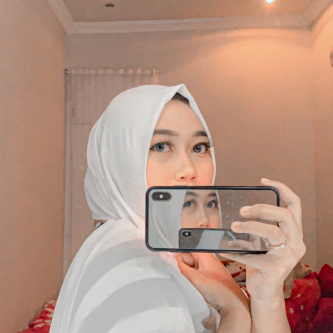Profile avatar of nina_herliyan