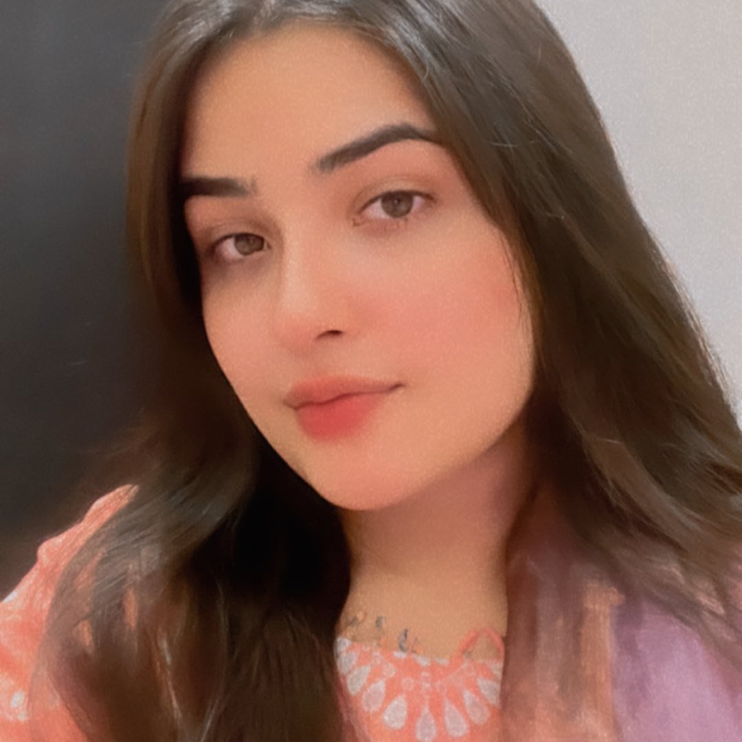 Profile avatar of zahra_waseemm