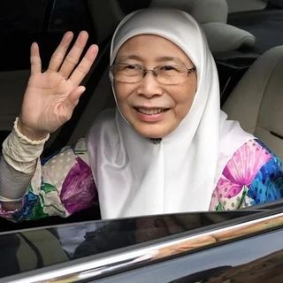 One of the top publications of @drwanazizah which has 26.7K likes and 874 comments