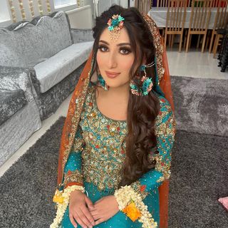 One of the top publications of @sadiahussainmua which has 672 likes and 42 comments