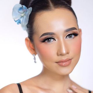 One of the top publications of @pujiantarimakeup which has 423 likes and 10 comments