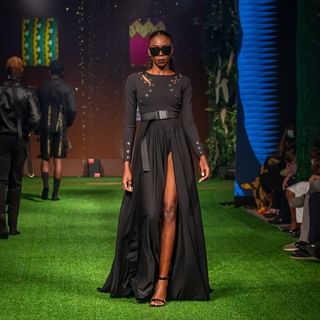 One of the top publications of @mozambiquefashionweek which has 286 likes and 5 comments