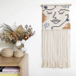 One of the top publications of @homevibes_macrame which has 126 likes and 3 comments