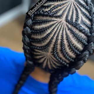 One of the top publications of @braidsbyjackie which has 96 likes and 3 comments