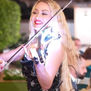 One of the top publications of @saraphinaviolin which has 2K likes and 196 comments