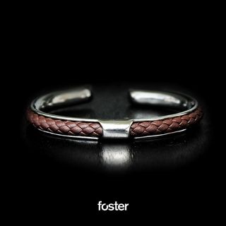 One of the top publications of @fosterbracelets which has 351 likes and 35 comments