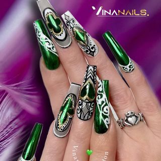 One of the top publications of @vinanailshouston which has 44 likes and 2 comments