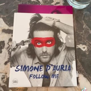 One of the top publications of @iosonosimonedauria which has 136 likes and 31 comments