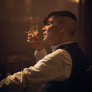 One of the top publications of @peakyblindersofficial which has 440.1K likes and 730 comments