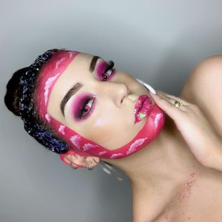One of the top publications of @beluvazquezmakeup which has 452 likes and 16 comments