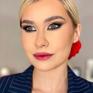 One of the top publications of @mariastefan.makeup which has 38 likes and 0 comments
