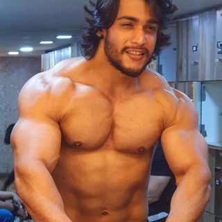 One of the top publications of @fitindianmen which has 262 likes and 2 comments