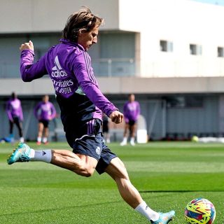 One of the top publications of @lukamodric.love which has 1.3K likes and 6 comments