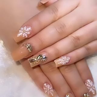 One of the top publications of @nails_by_.erika which has 46 likes and 1 comments