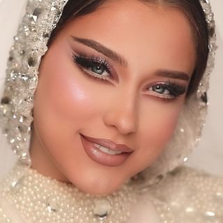 One of the top publications of @asalkhabaz_makeup which has 10.1K likes and 345 comments