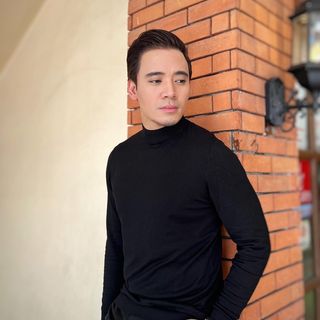 One of the top publications of @eriksantos which has 2.3K likes and 45 comments