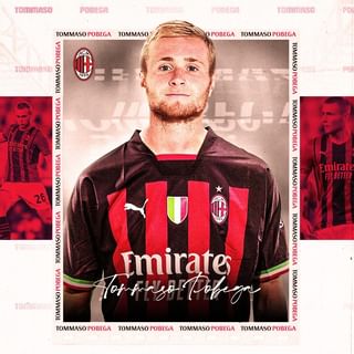 One of the top publications of @acmilan which has 106.7K likes and 454 comments