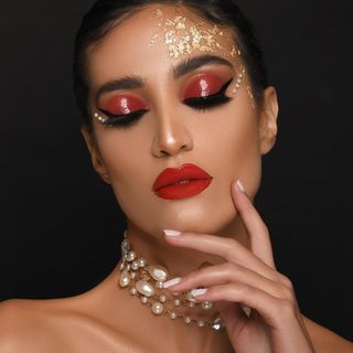 One of the top publications of @mariam_benchekroun_makeup_art which has 69 likes and 10 comments