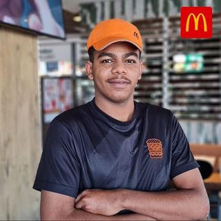 One of the top publications of @mcdonaldsksa which has 289 likes and 7 comments