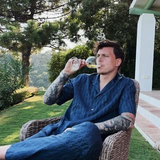 One of the top publications of @victorlindelof which has 19.6K likes and 108 comments