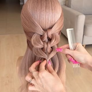 One of the top publications of @ulyana_nik_hairstylist which has 62K likes and 337 comments
