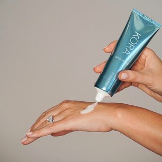 One of the top publications of @koraorganics which has 383 likes and 9 comments