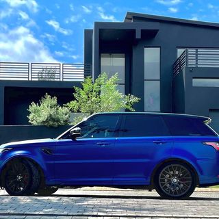 One of the top publications of @rangeroverofficial which has 22K likes and 142 comments