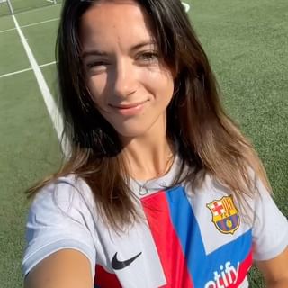 One of the top publications of @fcbfemeni which has 252.8K likes and 803 comments