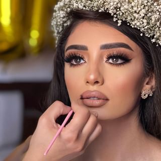 One of the top publications of @makeupby_nourhangalal_ which has 192 likes and 6 comments