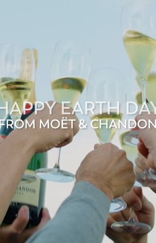 One of the top publications of @moetchandon which has 1.1K likes and 13 comments