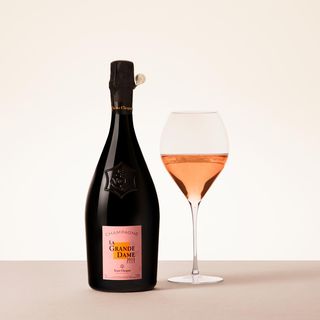 One of the top publications of @veuveclicquot which has 2.6K likes and 22 comments