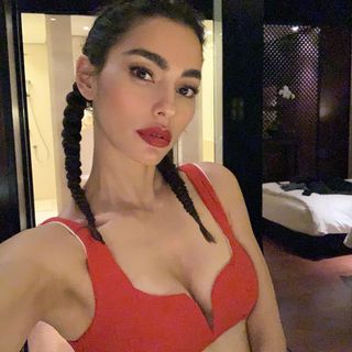 One of the top publications of @adrianneho which has 6.5K likes and 76 comments
