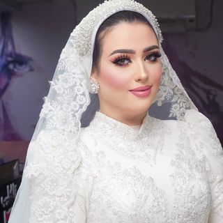 One of the top publications of @marwa_elkhateeb_makeup_artist which has 21 likes and 2 comments