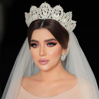 One of the top publications of @esraaelzanatymua which has 6.4K likes and 17 comments