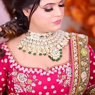 One of the top publications of @divyanjali_makeup_studio which has 419 likes and 3 comments