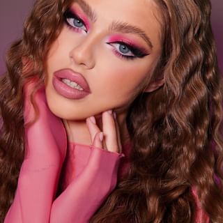 One of the top publications of @nikolaeva.makeup which has 6.3K likes and 47 comments