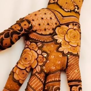One of the top publications of @hema_henna_artstudio_ which has 418 likes and 9 comments