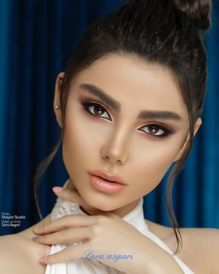 One of the top publications of @sara.asgari.makeupartist which has 145 likes and 9 comments