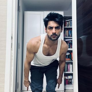 One of the top publications of @karanwahi which has 23.2K likes and 155 comments