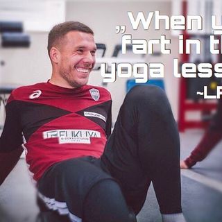 One of the top publications of @poldi_fanpage which has 150 likes and 2 comments