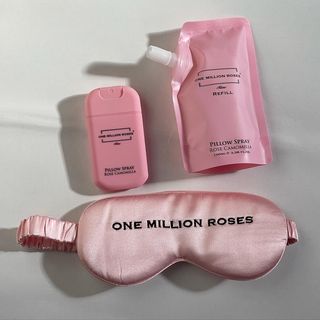One of the top publications of @one.million.red.roses which has 66 likes and 6 comments