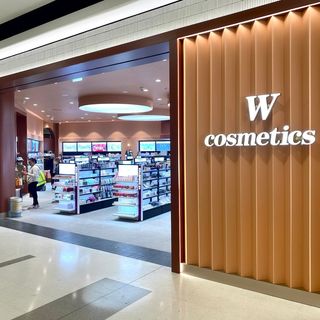 One of the top publications of @wcosmetics which has 77 likes and 0 comments