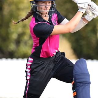 One of the top publications of @white_ferns which has 943 likes and 5 comments