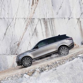 One of the top publications of @landroveritalia which has 715 likes and 4 comments