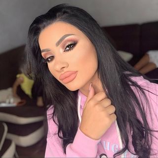 One of the top publications of @flory_simion_makeup_artist which has 68 likes and 0 comments