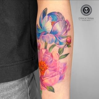 One of the top publications of @erikatrinatattooartist which has 256 likes and 18 comments