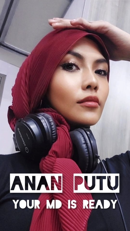 One of the top publications of @anan_putu which has 698 likes and 3 comments