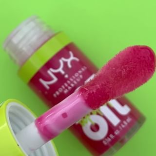 One of the top publications of @nyxcosmetics_australia which has 76 likes and 7 comments