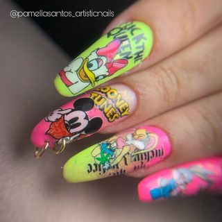 One of the top publications of @pamellasantos_artisticnails which has 24 likes and 1 comments