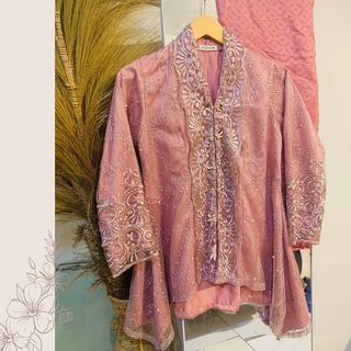 One of the top publications of @twothreeshop_kebaya which has 20 likes and 0 comments